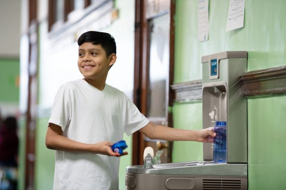 How To Choose The Right Indoor Hydration Station For Your School - The Fountain Direct 