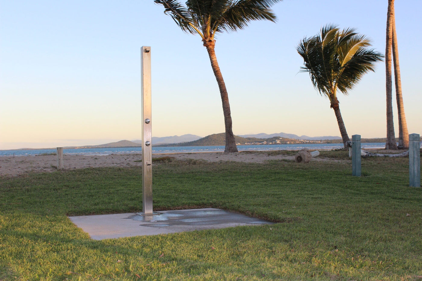 How To Choose The Right Outdoor Beach Shower Tower For Public Use - The Fountain Direct