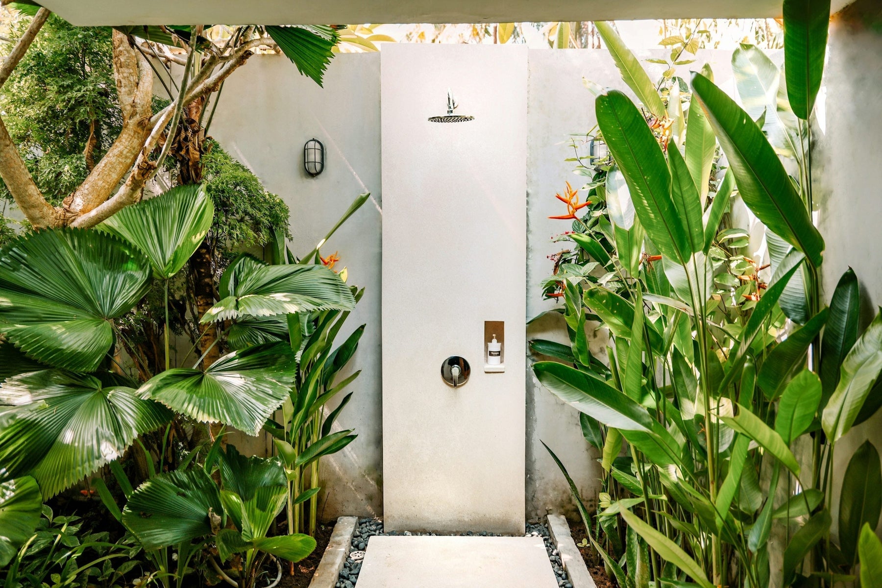 Wall-Mounted vs Freestanding Outdoor Showers: What Works Best For Your Facility? - The Fountain Direct 